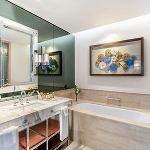 Executive King Room